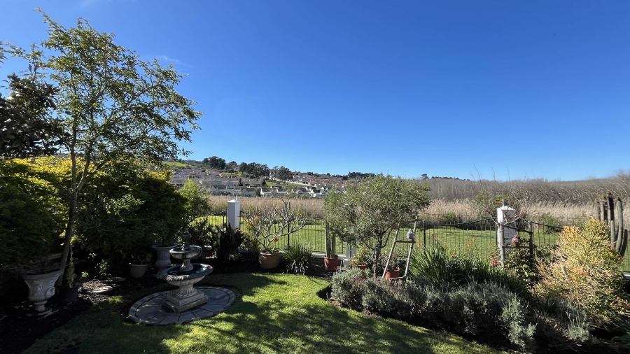 3 Bedroom Property for Sale in Van Riebeeckshof Western Cape